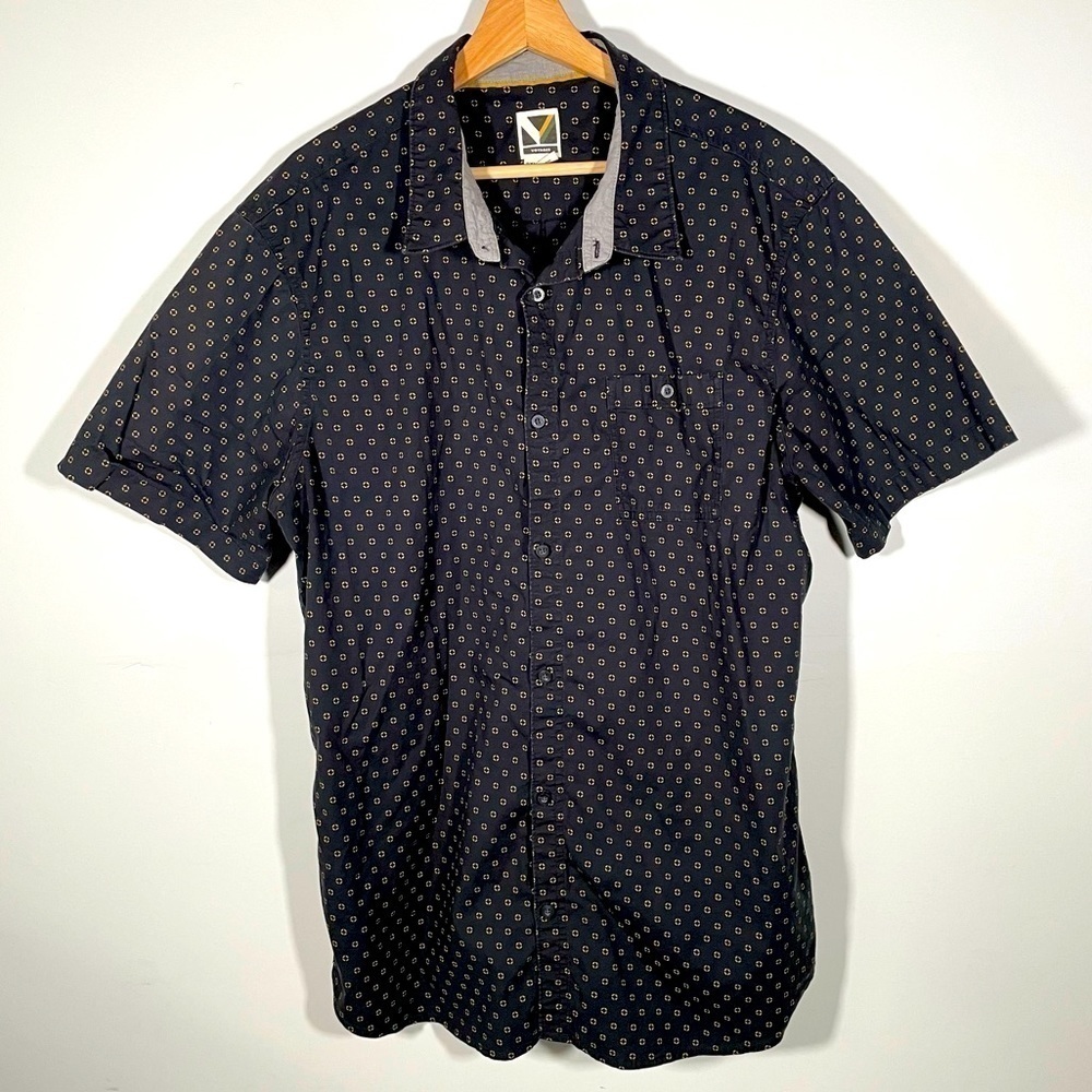 Voyager Button Down Short Sleeve Men’s Black Gold Pattern Top with Stretch 2XL